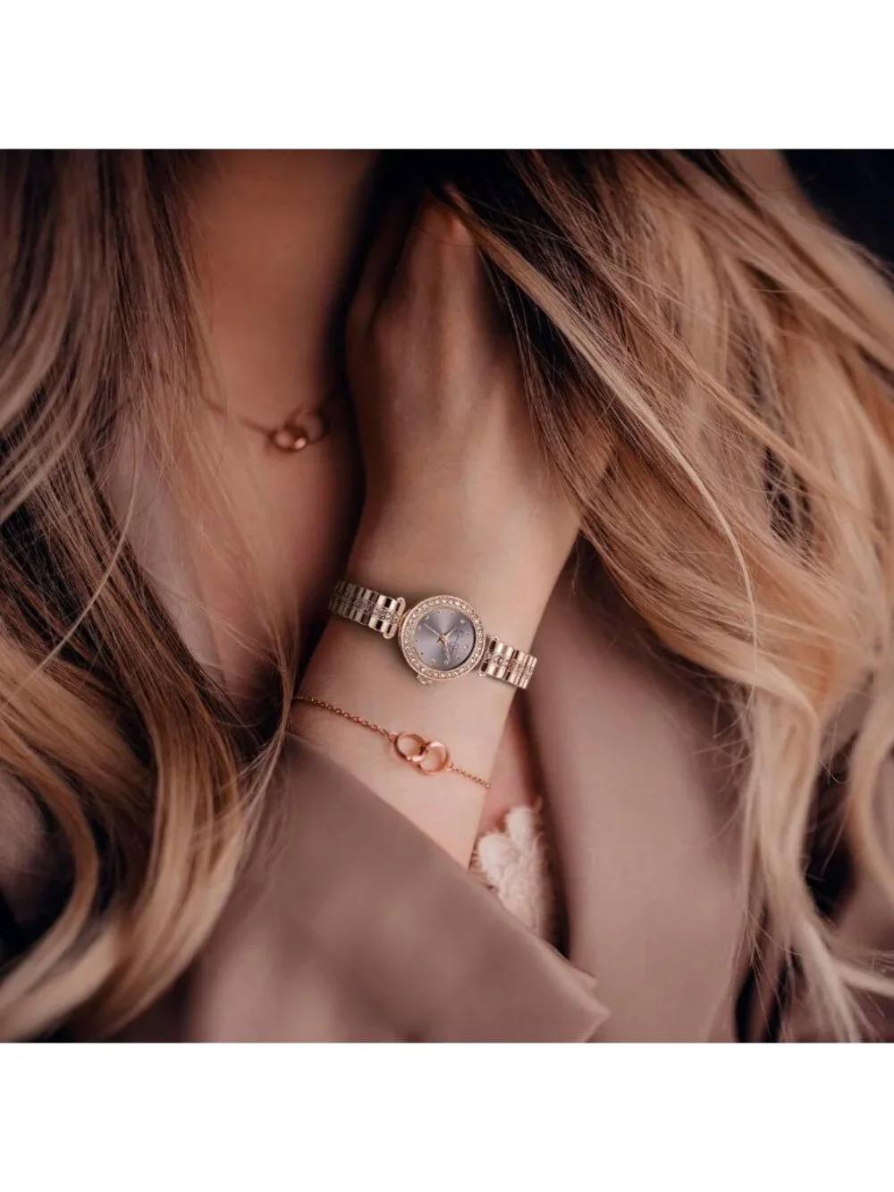 Stylish Women's Metal Band Watch - Elegant Timepiece for Any Occasion